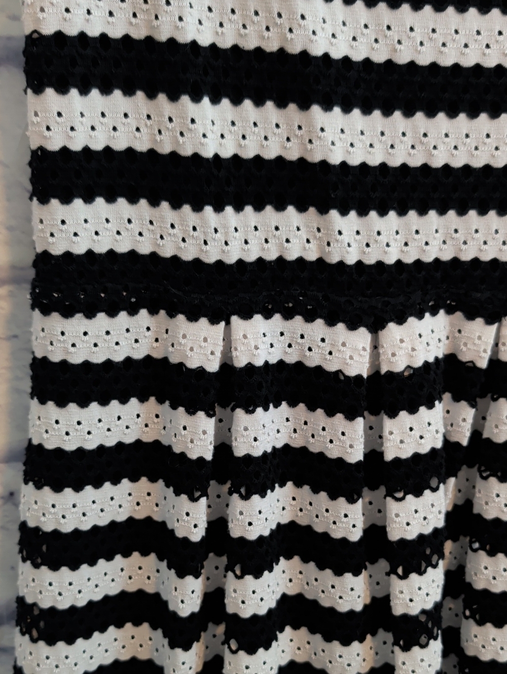 Elle Black & White Sleeveless Eyelet Fit-&-Flare Dress - Size 4 - Picture 8 of 8